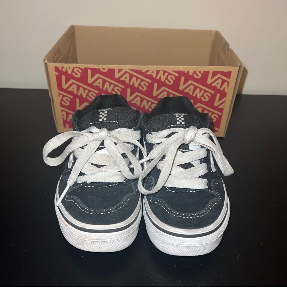 Vans Caldrone Black/White Size 11.5 YT